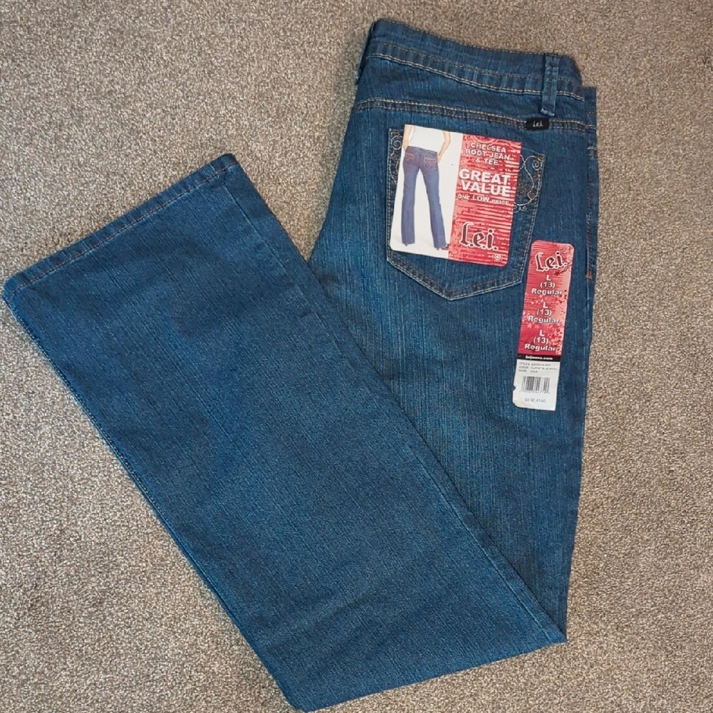 NWT LEI Women's Boot Cut Blue Jeans
